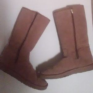 UGG Women Classic Tall II Chestnut Boots Size 9